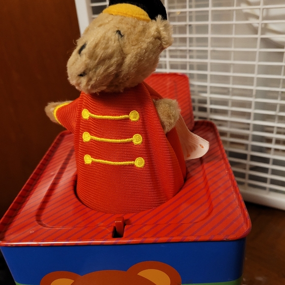 Authentic FAO Schwartz Bear in the Box. - Picture 3 of 3